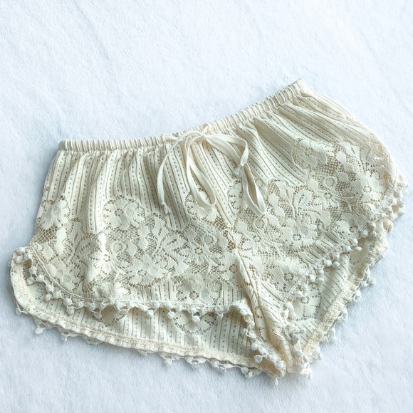 Band of Gypsies Off White Crochet Dolphin Ivory Lace Up Cover Up Swim Shorts XS - Picture 7 of 9
